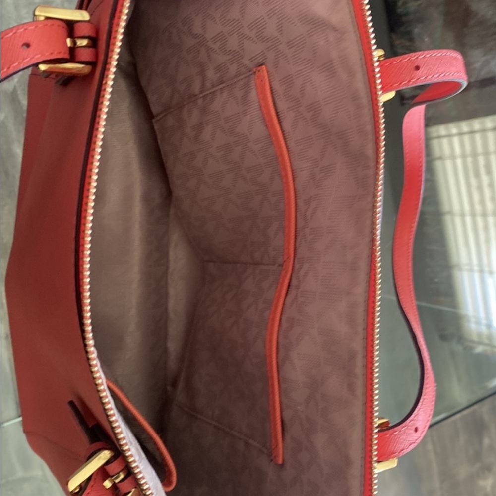 MICHAEL Michael Kors Pink Tote Bag Elegant and Versatile - Picture 9 of 10